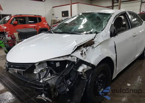 2016 Toyota Corolla Le z USA, uszkodzony, nr VIN 2T1BURHE6GC492759